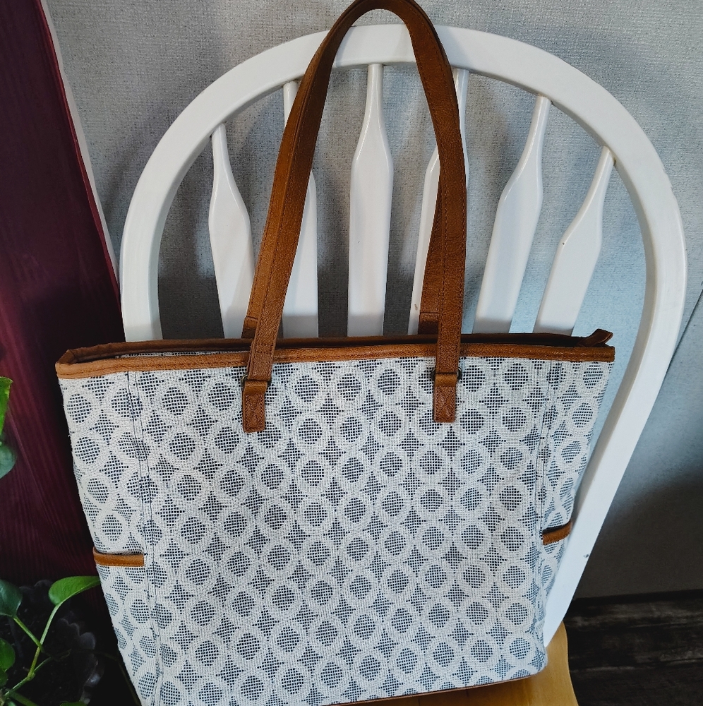 Stylish White and BrownThirtyOne Tote Bag